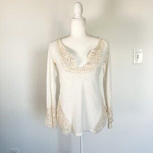 Buckle Gimmicks by BKE S Open Knit Lace V Neck Cream Top Lace Size Small